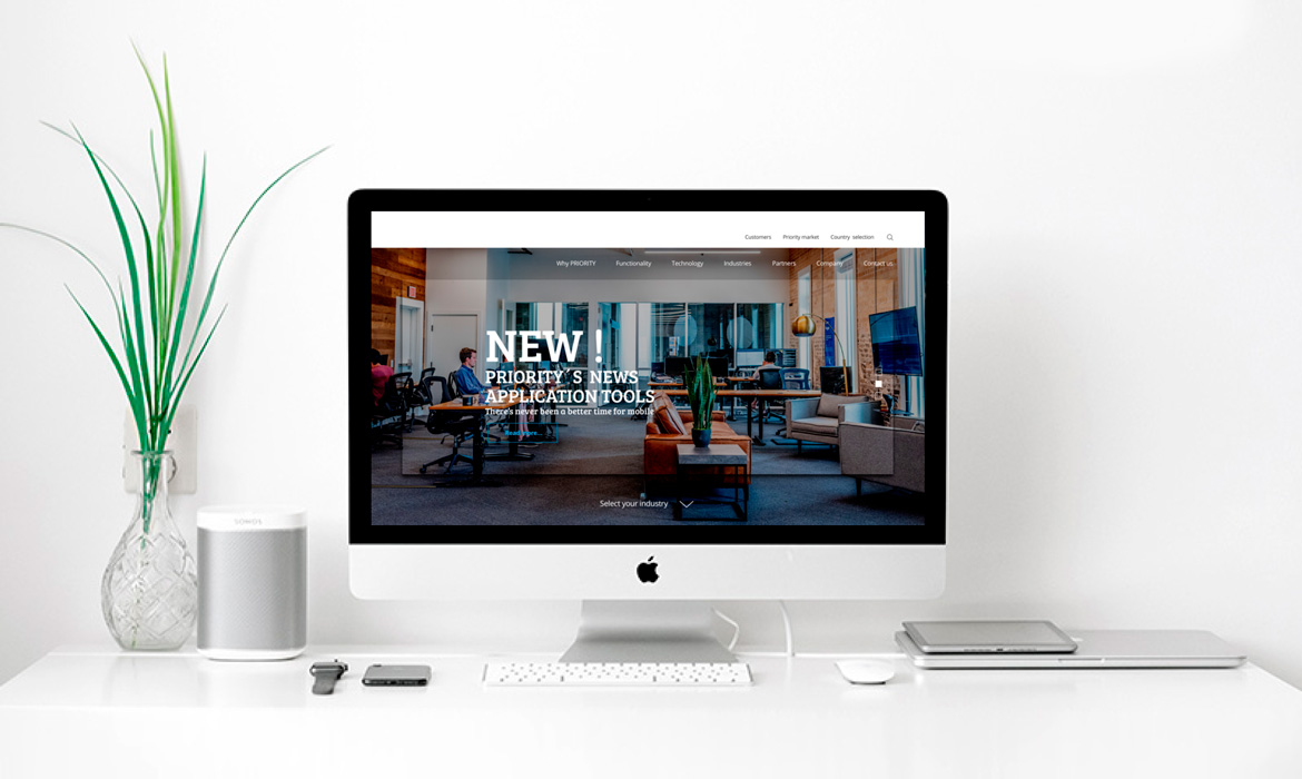 Blue Website design Template for Technology projects and companies. The project contains 6 x Screens